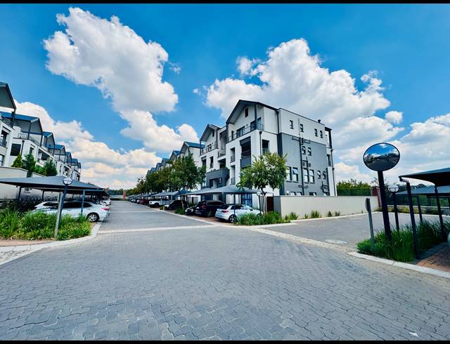 3 BEDROOM FLAT FOR SALE IN WATERFALL